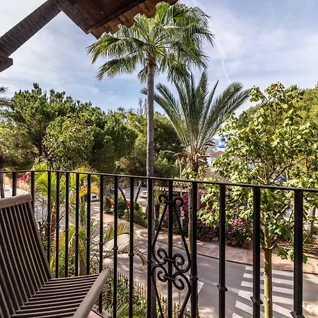 Apartment Luxury Spacious Penthouse & Garage 150m To *