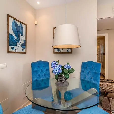 Luxury Spacious Penthouse & Garage 150m To * Marbella