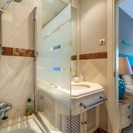 Luxury Spacious Penthouse & Garage 150m To * Marbella