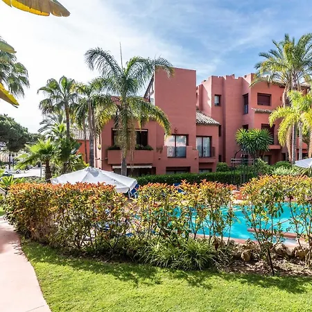 Luxury Spacious Penthouse & Garage 150m To