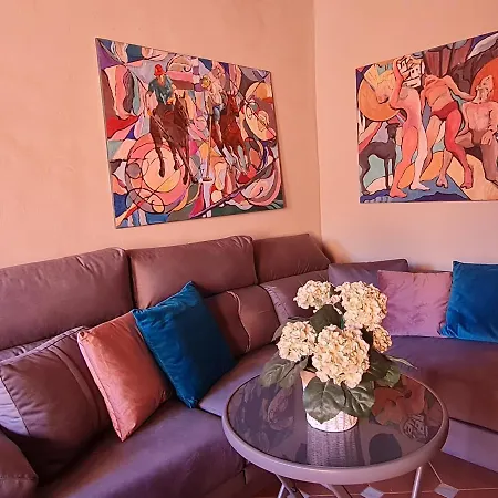 Apartment Luxury Spacious Penthouse & Garage 150m To