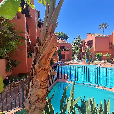 Luxury Spacious Penthouse & Garage 150m To Apartment *