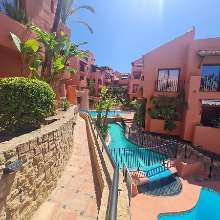 Luxury Spacious Penthouse & Garage 150m To *