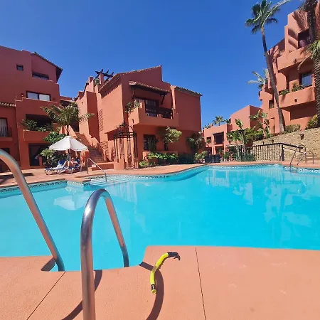 Luxury Spacious Penthouse & Garage 150m To