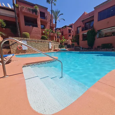 Apartment Luxury Spacious Penthouse & Garage 150m To